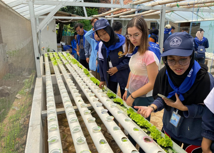 Mahasiswa Lintas Negara Belajar Bersama Warga di Desa Purworejo Sragi