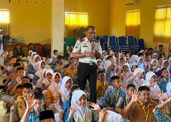 Jadi Narasumber MPLS, Kalapas Pekalongan Ajak Pelajar Bangun Karakter dan Disiplin