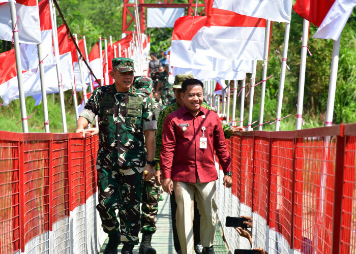 Plt. Bupati Pekalongan Sukirman Ajak Warga Rawat Jembatan Garuda Merah Putih, Pangkas Jarak & Dongkrak Ekonomi