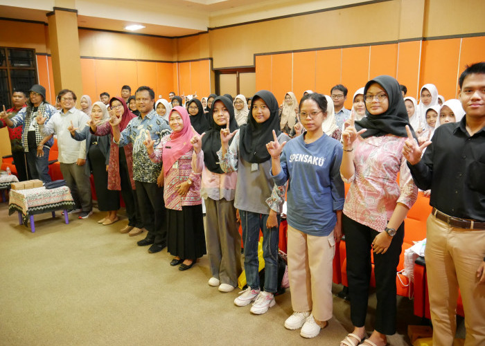 Dukung Literasi Pelajar, Dinarpus Kabupaten Pekalongan Gelar Bimtek Resensi Buku