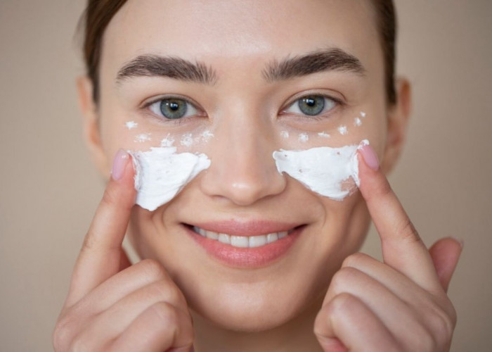 4 Merk Krim Malam untuk Mencerahkan Flek Hitam, Wajah Cerah dan Glowing Merata 