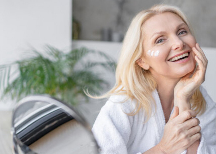 4 Skincare yang Bagus untuk Usia 40 Tahun Ke Atas Agar Glowing dan Awet Muda