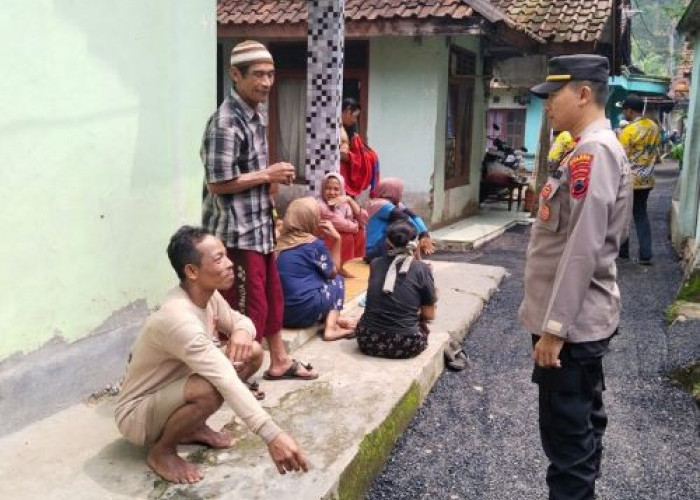 Blusukan ke Perkampungan, Kapolsek Lebakbarang Berikan Imbauan Kamtibmas