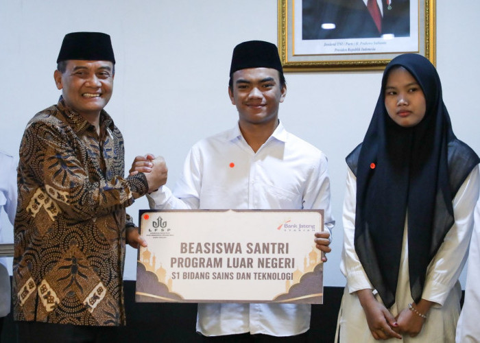 Berkat Beasiswa Pemprov Jateng, Santri Ini Bisa Kuliah di Kedokteran Gigi