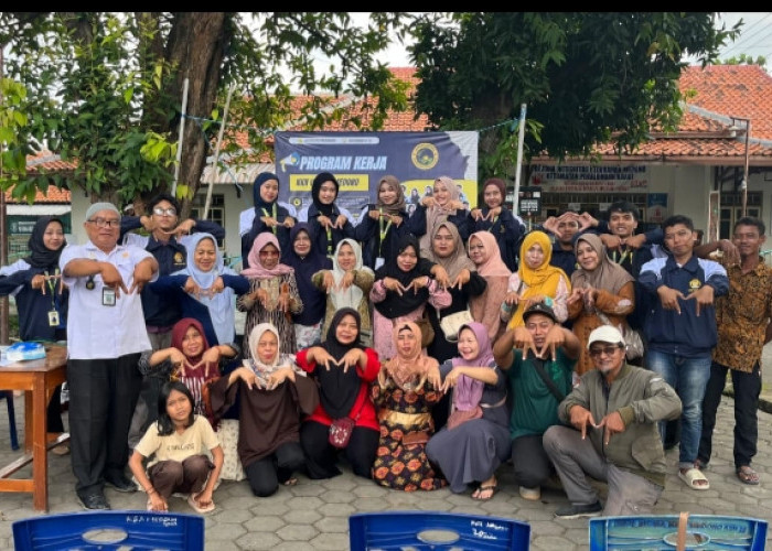 Ubah Sampah Jadi Cuan, Mahasiswa KKN Unikal Latih Warga Medono Buat Briket & Kompos