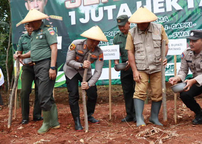 Dukung Swasembada Pangan, Polres Batang Gandeng Dispaperta Tanam Jagung di Lahan Seluas 100 Hektar