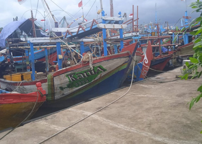 Pilih Tak Melaut Demi Keselamatan, Nelayan Batang Hadapi Ancaman Paceklik