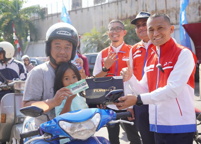 Meriahkan Hari Kemerdekaan Ke-79 RI, Pertamina Patra Niaga JBT Sapa Pelanggan di SPBU Jateng dan DIY