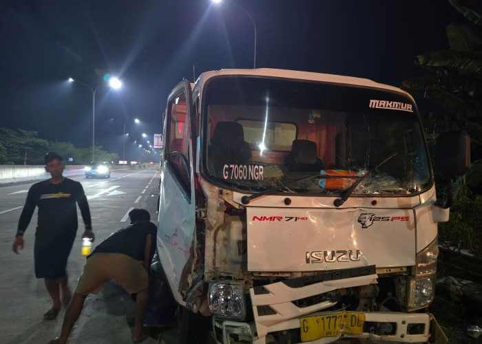 Diduga Sopir Mengantuk, Dump Truk di Bojong Seruduk Tiga Kendaraan, 4 Orang Jadi Korban