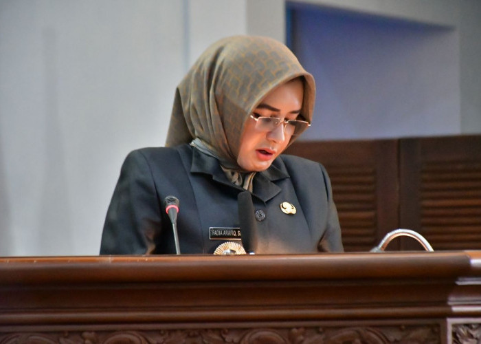 Bupati Fadia Arafiq Sampaikan LKPJ 2023 dan Jawaban Pandangan Umum Fraksi Atas 3 Raperda