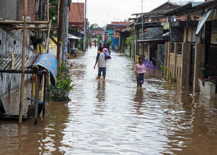 Banjir Bercampur Lumpur Rendam Ratusan Rumah di Kecamatan Batang 