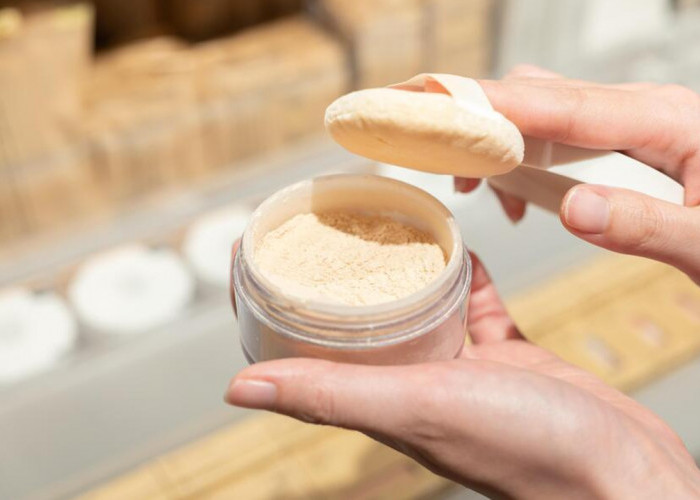 Top 4 Bedak Tabur untuk Kulit Berminyak dan Kusam dengan Harga Terjangkau