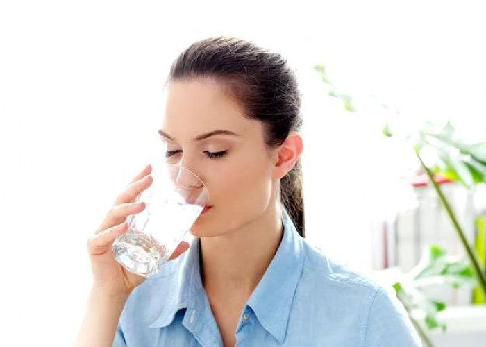 Minum Air Putih Bikin Kurus? Ini 7 Cara Diet Air Putih yang Efektif Menurunkan Berat Badan