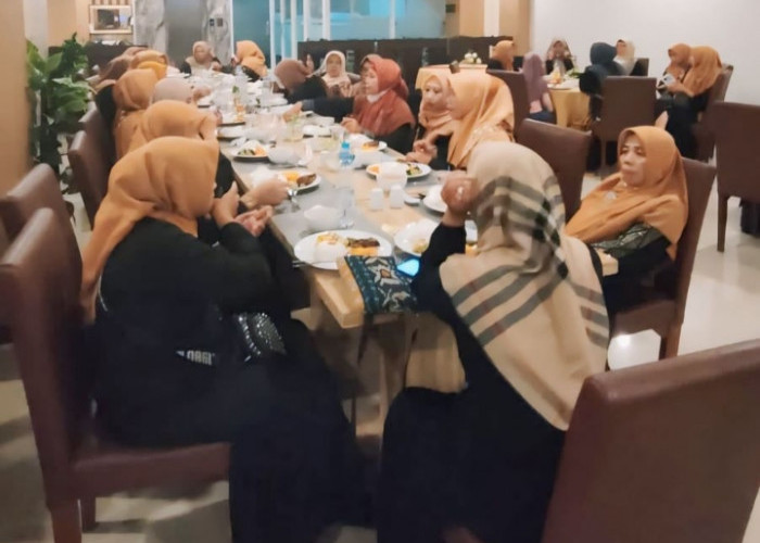 Nikmati Momen Bersama Keluarga dengan Halal Bihalal Package di Hotel Pekalongan