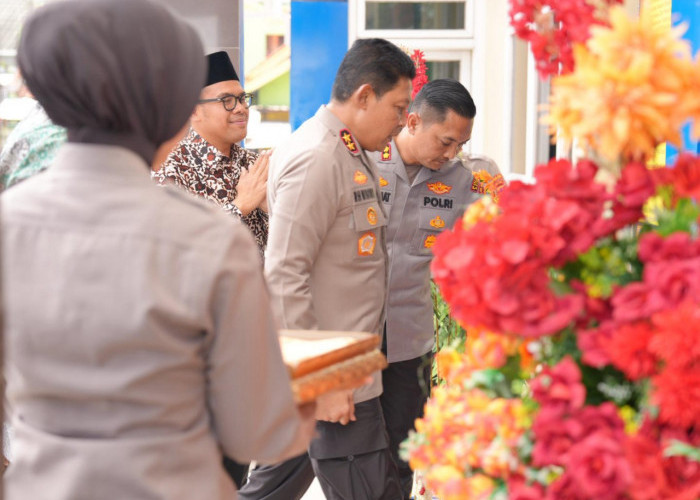 Resmikan Gedung SPKT Polres Batang, Kapolda Jateng Tekankan Layanan Prima dan Disiplin Personel