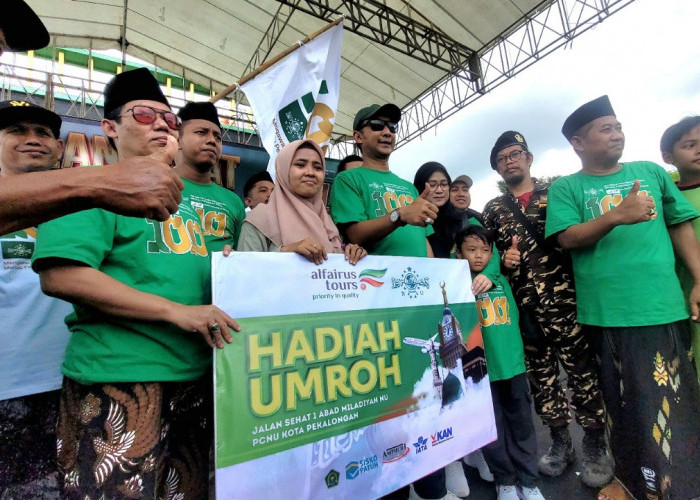 Tangis Haru Guru TK di Pekalongan, Niat Tulus Ikuti Jalan Sehat 1 Abad NU Berbuah Hadiah Umrah