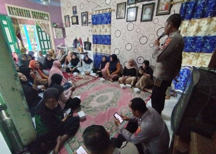 Penyuluhan Pencegahan dan Penyalahgunaan Narkoba, Binmas Polres Pekalongan Menyasar Emak-emak di Desa Bebel