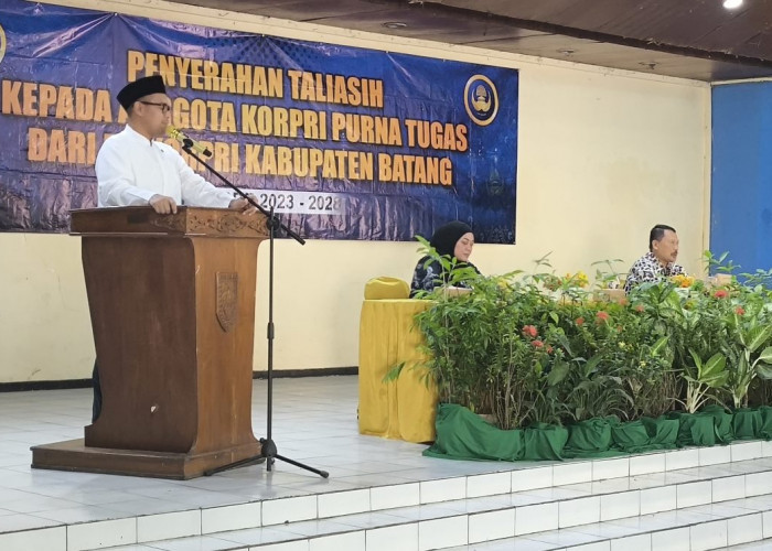 Bupati Batang Tegaskan Sekolah Harus Libatkan Penjahit Lokal dalam Pengadaan Seragam Gratis