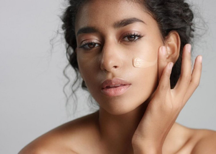 4 Merk Skin Tint yang Bagus untuk Wajah Berflek Hitam, Bikin Kulit Tampak Flawless
