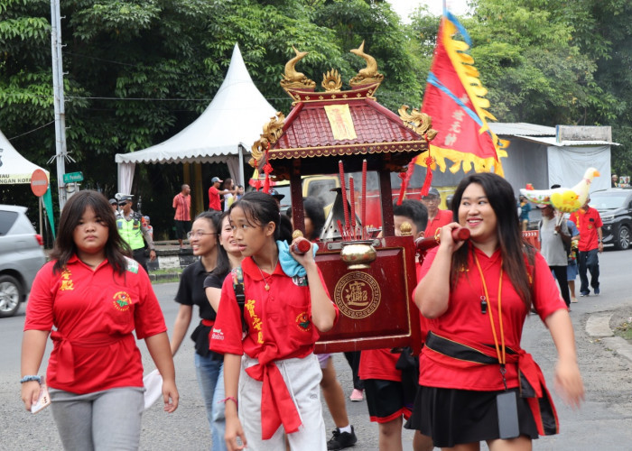 Wujud Toleransi! Kirab Budaya Imlek 2026 di Klenteng Po An Thian  Berlangsung Khidmat di Bulan Ramadan