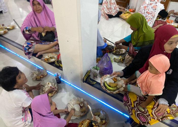 Jadi Tradisi dari Tahun 1995, Masjid Nurul Huda Batang Sediakan 400 Porsi Menu Buka Selama Ramadan