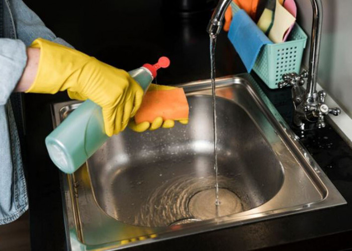 Ampuh! Ini Dia 5 Tips Membersihkan Kerak di Washtafel Cuci Piring, Dijamin Bebas Noda dan Bau Tidak Sedap!