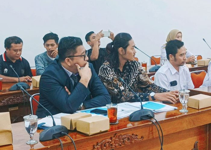 Bansos PKH Dan BPNT Diduga Bermasalah, Warga Notogiwang Datangi DPRD Pekalongan