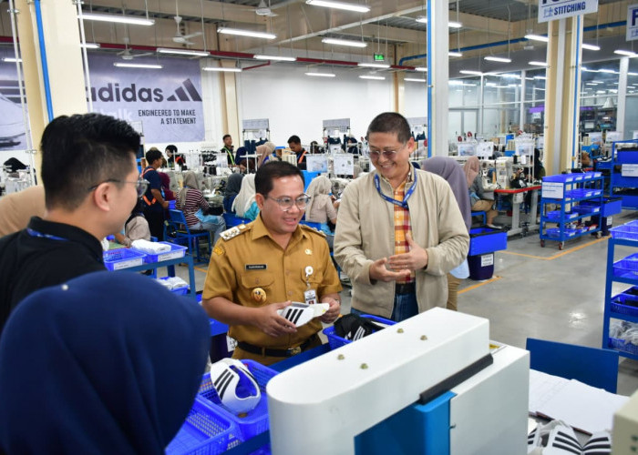 Plt. Bupati Pekalongan Sukirman Tinjau PT HAI, Industri Sepatu yang Mendunia