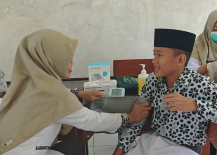 SMP IT Ar Roudloh Bekali Siswa Baru dengan Cek Kesehatan Gratis dan Edukasi Hidup Sehat