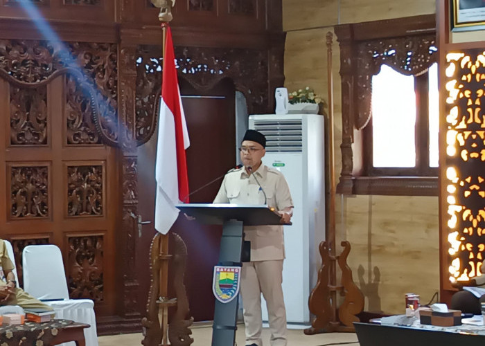 Dukung Efisiensi Energi, Bupati Faiz Beri Apresiasi ASN Batang yang Jalan Kaki ke Kantor