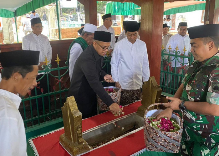 Ziarah ke Makam Bupati Pertama, Bupati Batang: Momentum Lompatan Tingkatkan Kualitas Hidup Warga