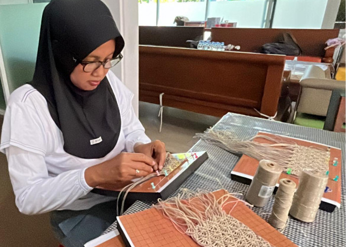 Pesanan Makram Jepang Buka Peluang Usaha bagi Perajin Pekalongan