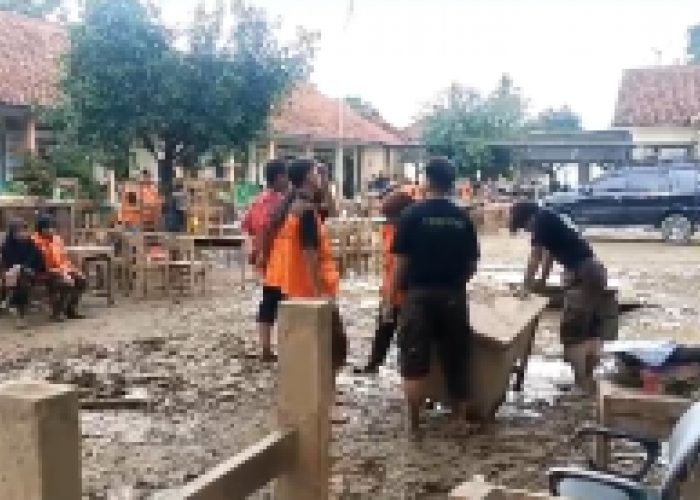 Hingga H+14 Banjir Bandang, Pembersihan Lumpur di Wilayah Banjir di Pekalongan Belum Kelar