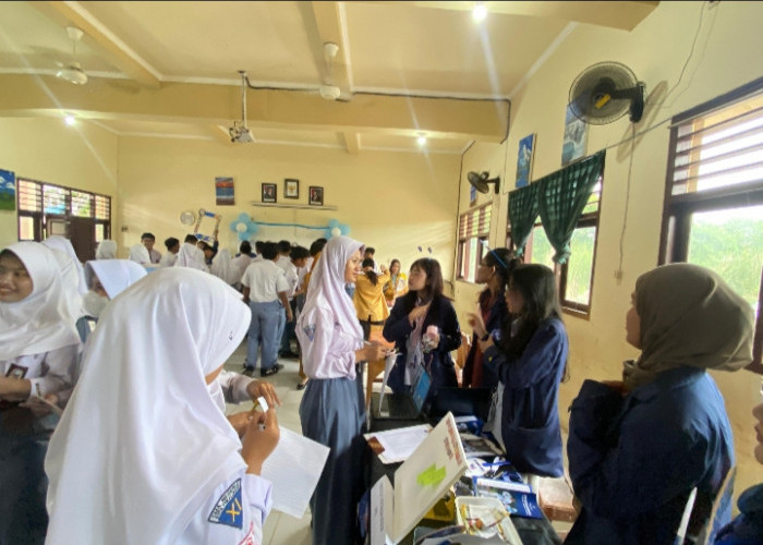  Perdana! SMAN 2 Pekalongan Gelar Expo Kampus dan Pameran Adiwiyata