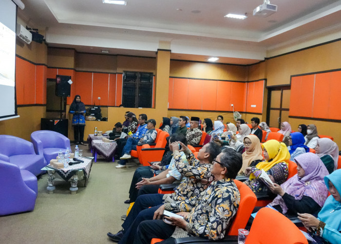 Bedah Buku Karya Guru SMPN 2 Kesesi, Dinas Arpus Dorong Penguatan Literasi di Kabupaten Pekalongan