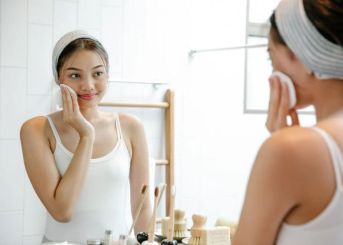 5 Produk Emina yang Mencerahkan Kulit Kusam dan Noda Hitam dengan Harga Terjangkau