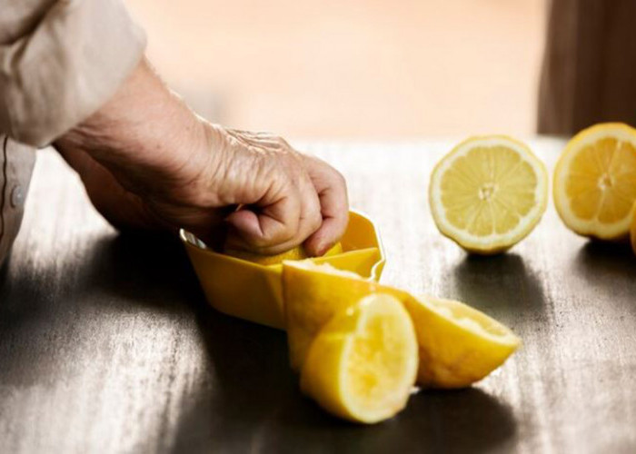 Jangan Dibuang! Ini Dia Tips dan Trik Membuat Pembersih Alami dari Kulit Lemon: Efektif, Mudah dan Murah!