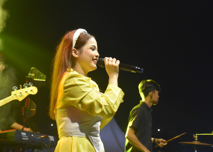 Putri DA dan Fildan DA Tampil Memukau dalam Konser Pesta Raya Indosiar di Alun-alun Kajen
