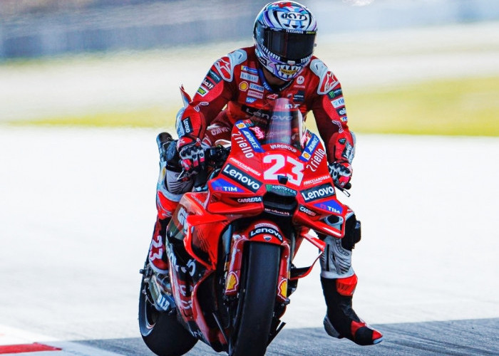 Gaya Berkendara Enea Bastiani Sampai Membuat Marc Marquez Kagum dengan Sang Juara di MotoGP Inggris 2024!