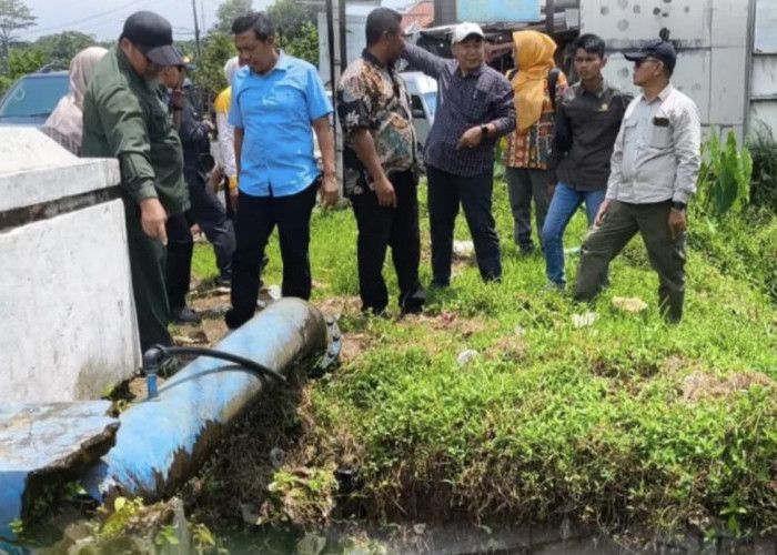 Komisi II DPRD Batang Dorong Normalisasi Drainase Jalan Provinsi di Wonotunggal
