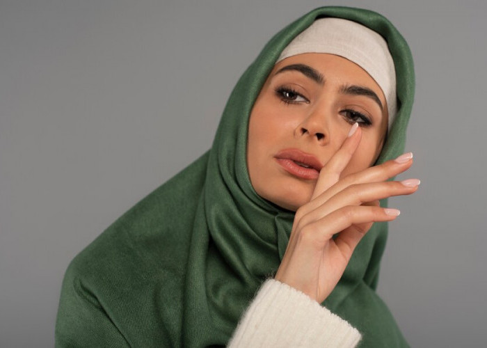 9 Warna Hijab yang Cocok untuk Kulit Sawo Matang Edisi Lebaran 2024, Wajah Terlihat Lebih Cerah Ngga Kusam!