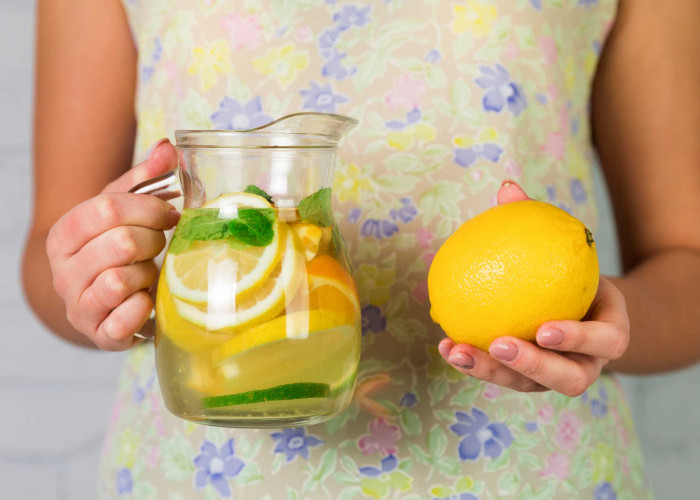 Bukan Sembarang Minuman, Ini Dia Manfaat Minum Air Lemon Campur Kunyit untuk Atasi Perut Buncit