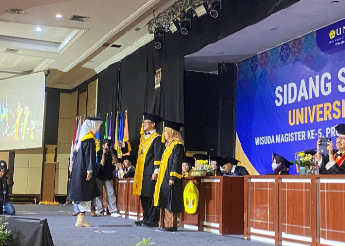 Rektor Unikal di Wisuda ke-64: Gelar Bukan Akhir, Tapi Awal untuk Terus Belajar di Era AI