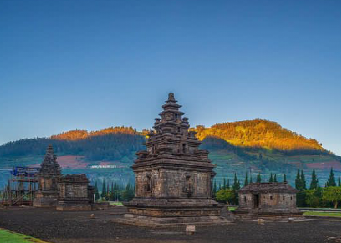 Destinasi Wisata Candi Arjuna Dieng yang Memadukan Wisata Sejarah dengan Keindahan Panorama Alam Dieng