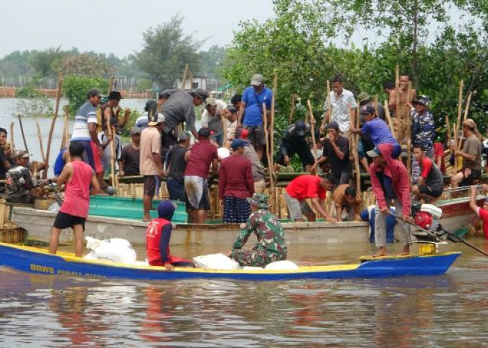 Tanggul Sungai Bremi Jebol, 3 Desa di Pesisir Kabupaten Pekalongan Kebanjiran