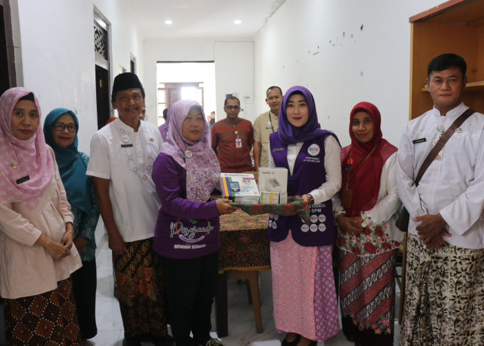 Pastikan Layanan Optimal, Inggit Soraya Monev Pelaksanaan Posyandu 6 SPM di Bendan Kergon