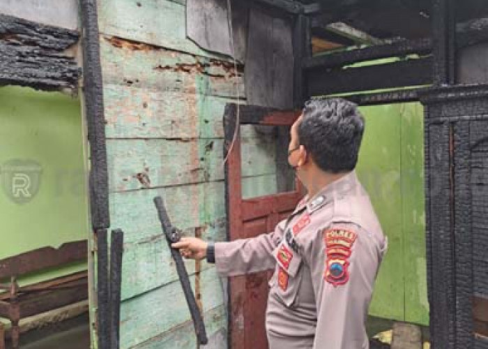 Diduga Akibat Konsleting Listrik, Rumah Warga Terbakar