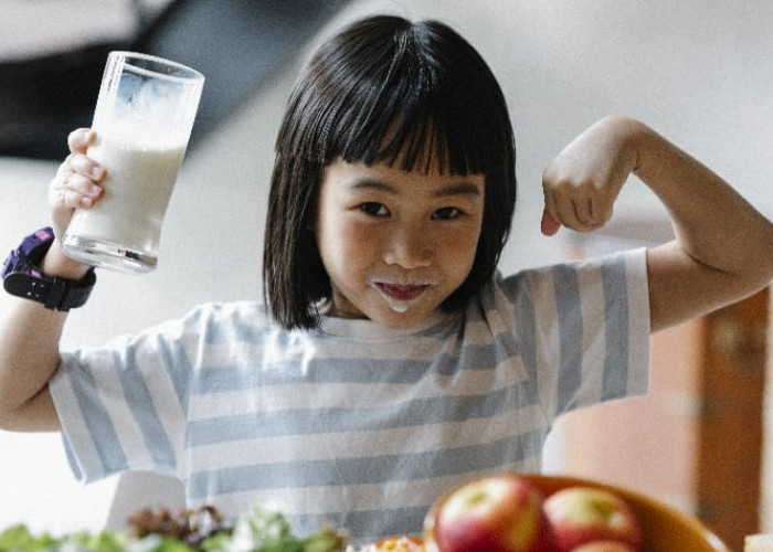 Mantap Bund, Ini 7 Manfaat Minum Susu Secara Rutin untuk Anak, Tidak Hanya Segi Fisik tapi Juga Daya Pikir!