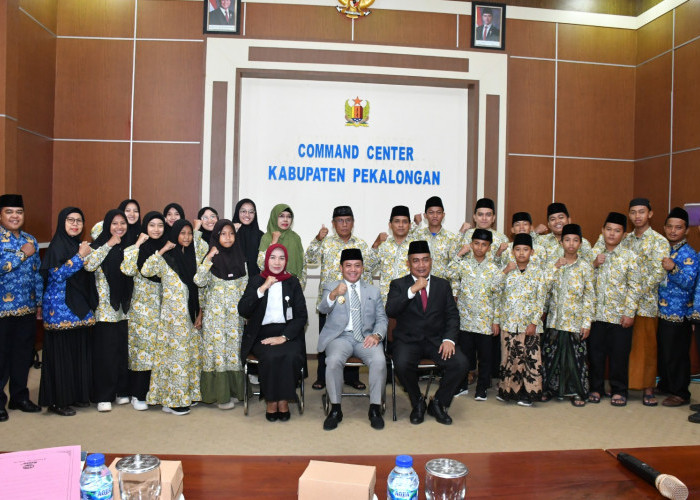 Wakil Bupati Pekalongan Sukirman Lepas Kafilah MTQH, Ajak Peserta Junjung Semangat Juara dan Keikhlasan