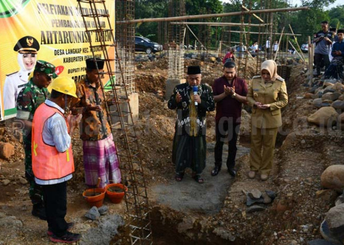 Nama Masjid di Langkap Diambil Ortu Bupati